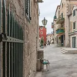 Heritage Palace Listun Apartman Makarska