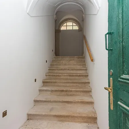 Heritage Palace Listun