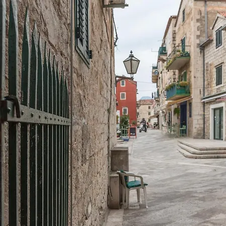Heritage Palace Listun Apartment Makarska