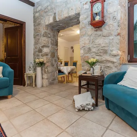 Heritage Palace Listun