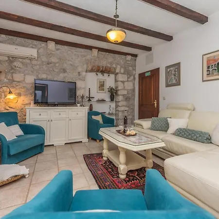 Apartment Heritage Palace Listun