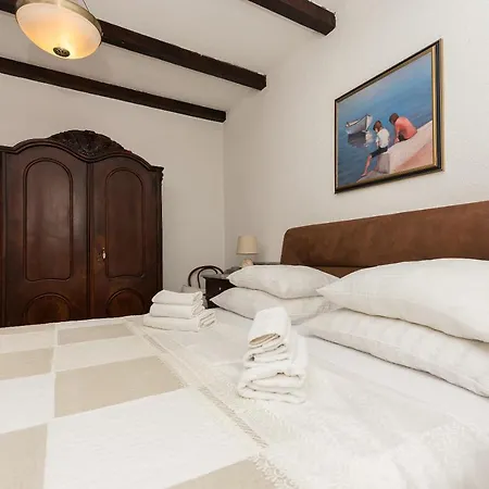 Appartement Heritage Palace Listun *