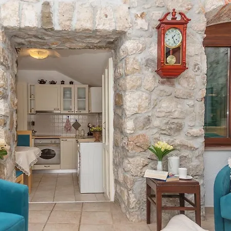 Heritage Palace Listun Apartment Makarska