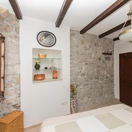 Heritage Palace Listun Apartment
