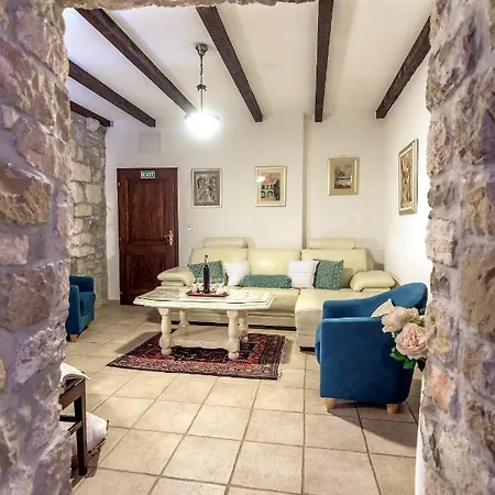 Appartement Heritage Palace Listun