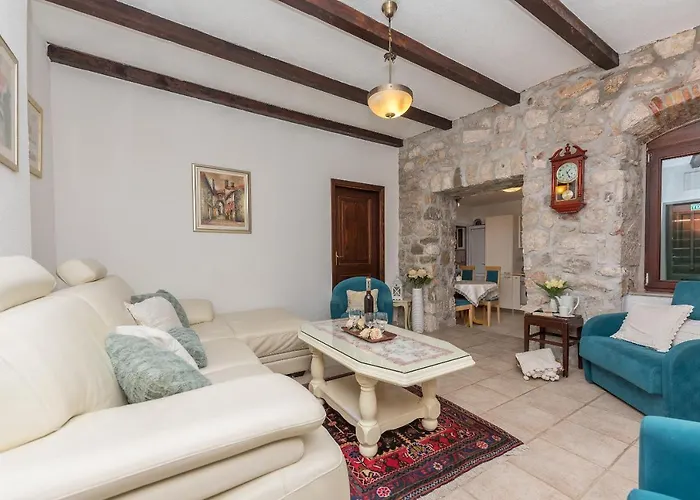 Heritage Palace Listun * Makarska