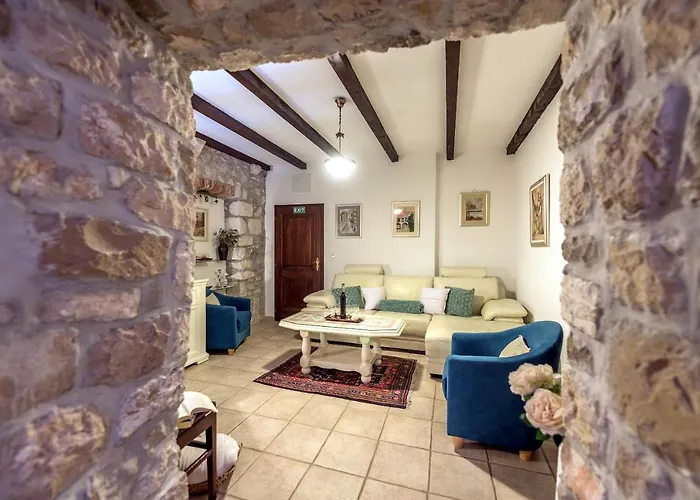 Apartament Heritage Palace Listun