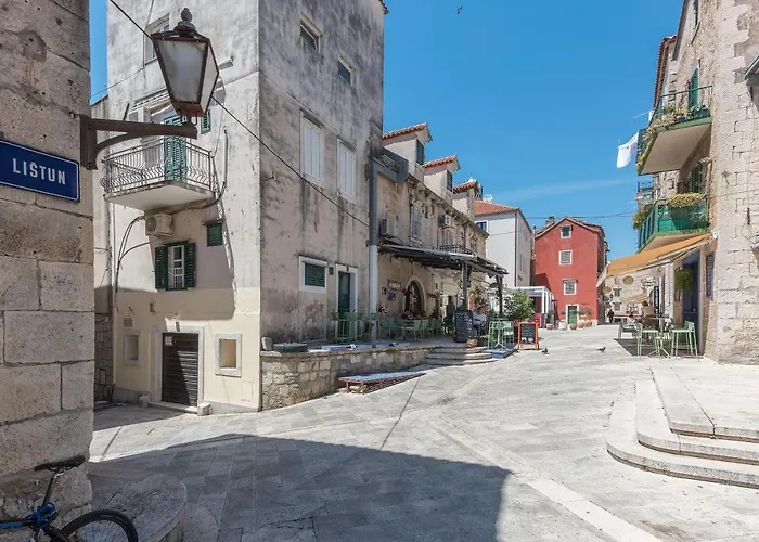 Apartament Heritage Palace Listun