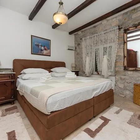 Heritage Palace Listun * マカルスカ